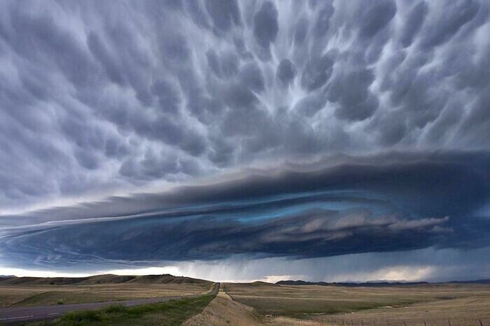 Шторм бушует над Великими равнинами в Монтане. Фото Энтони Спенсера
