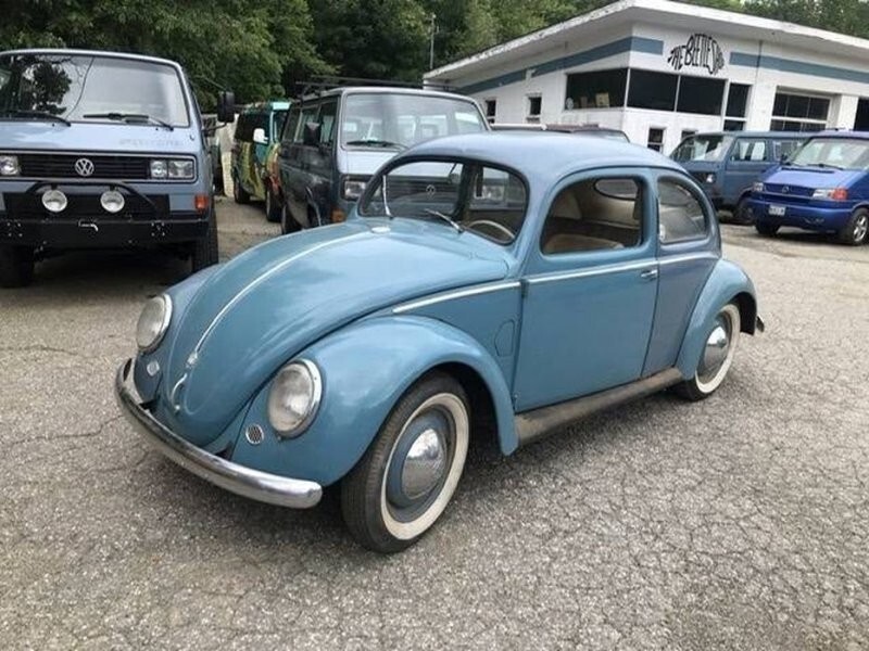 Ценный Volkswagen Beetle 1952 года с раздельным задним окном