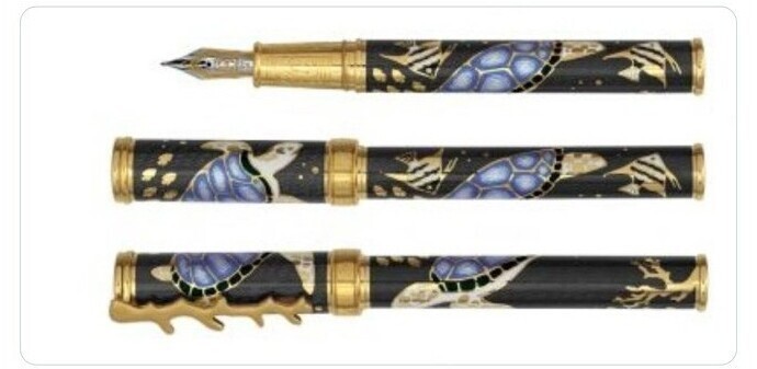 Золотая ручка с черепашкой за $5800