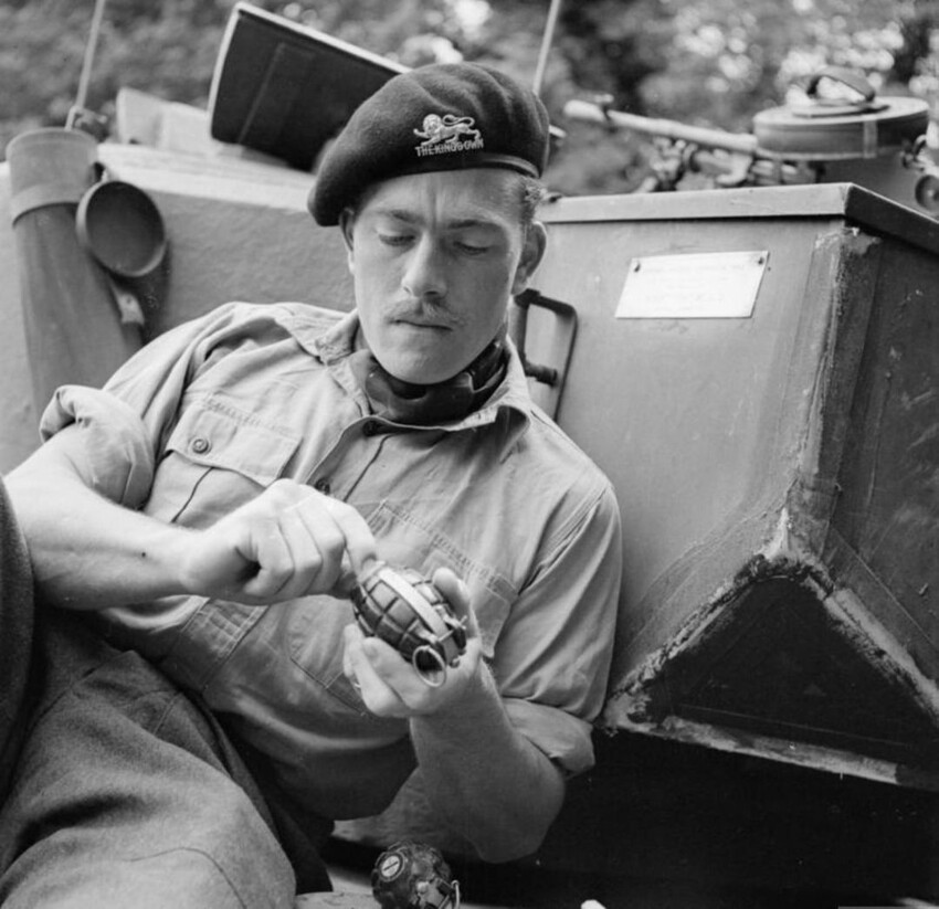 Лейтенант Джон А. Фотергилл из 107-го полка. Нормандия, 17 июля 1944-го года.