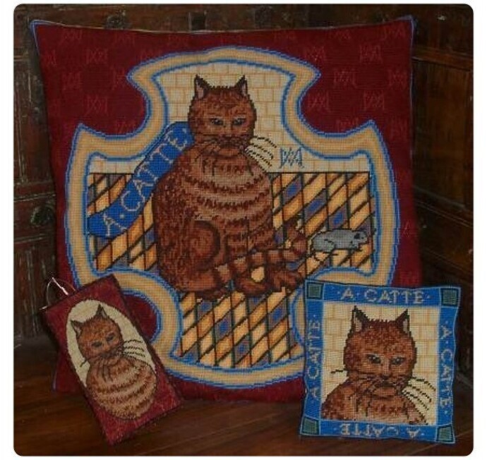 Эти подушки с котиками сделала в тюрьме Мария Шотландская в XVI веке
