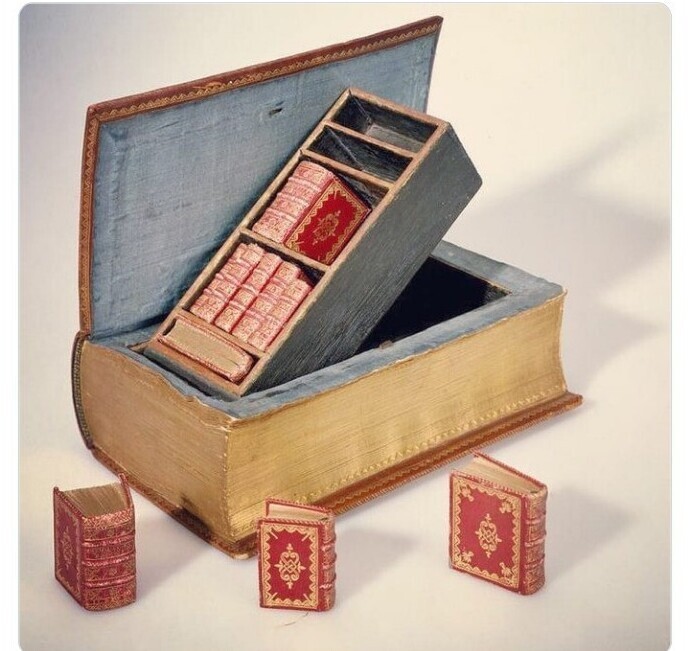 Книга-футляр - хранилище миниатюрных книг, Национальная библиотека Нидерландов, 1757 год