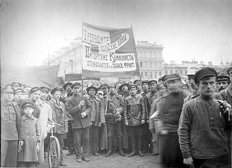 Отправка мобилизованных коммунистов на польский фронт Май 1920 г. 