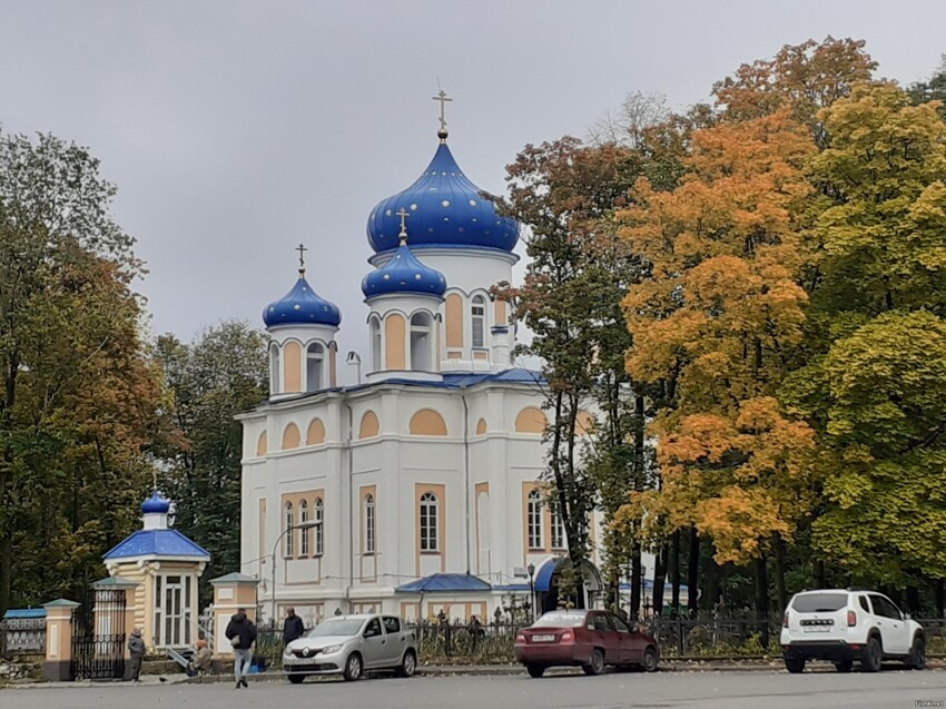 ...развернулся, аж!...  Снял. Осень. Всем лучи добра!