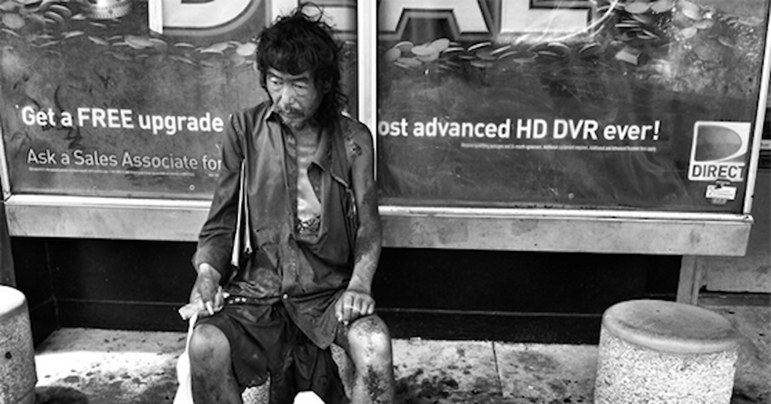 Фотограф 10 лет фотографировала бездомных и нашла среди них своего отца