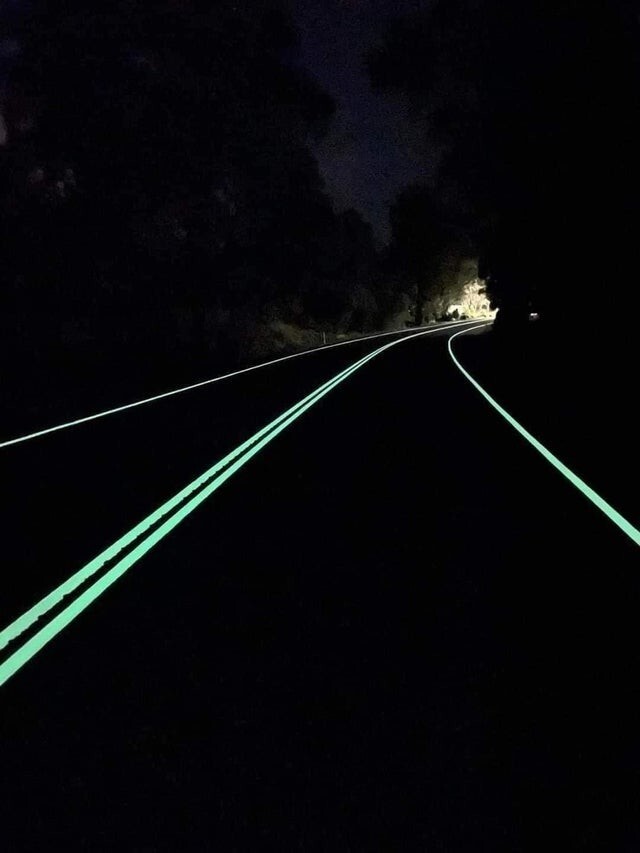 Австралийская компания представила технологию светящейся в темноте дорожной краски
