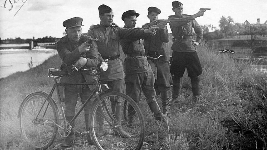 С кем сражались российские велосипедные войска?