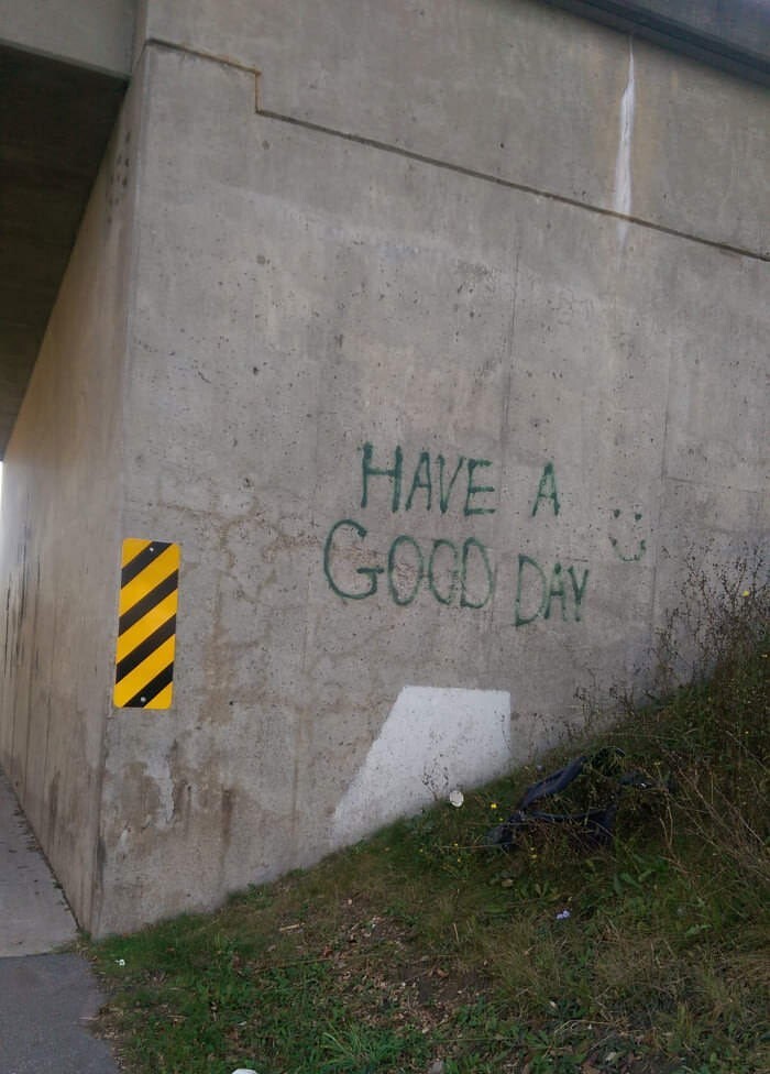 4. Граффити в Канаде: "Хорошего вам дня :)"
