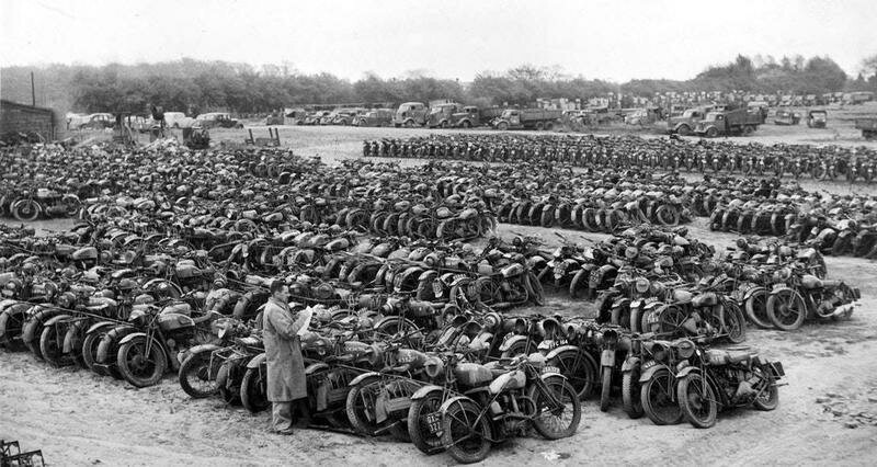 Военные мотоциклы продают за ненадобностью, фото 1946 года