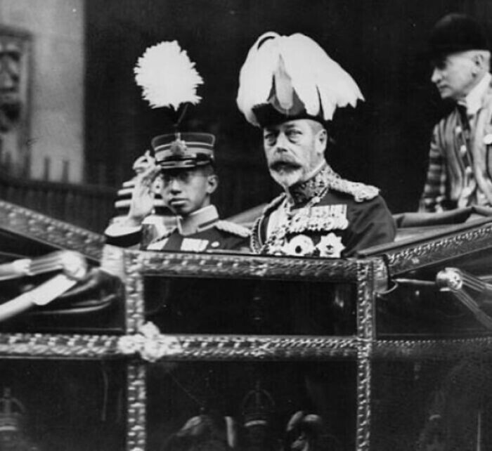 30. [9 мая 1921 г.] Король Георг V с наследным принцем Хирохито в Лондоне. Принц в турне по Европе