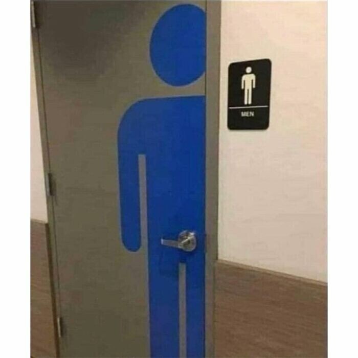 Слишком вольный дизайн у двери в туалет