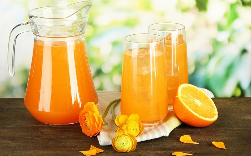 Апельсиновый сок помогает от похмелья. Он приводит в норму уровень сахара в крови, который катастрофически падает после перебора со спиртным