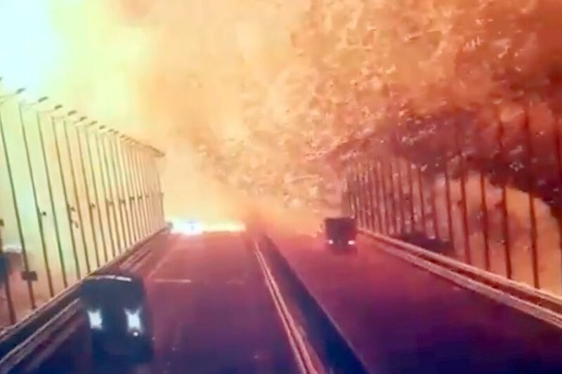"Фуру на рентгене не досматривали": появились кадры осмотра грузовика на Крымском мосту