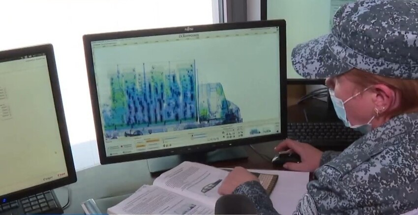 "Фуру на рентгене не досматривали": появились кадры осмотра грузовика на Крымском мосту