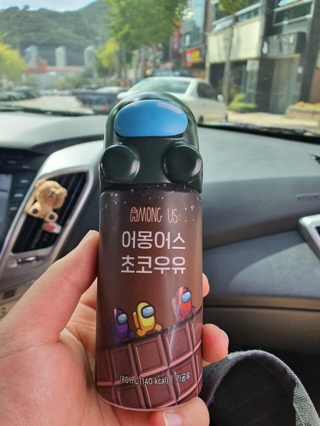 В Корее в магазинах продаются стилизованные бутылки