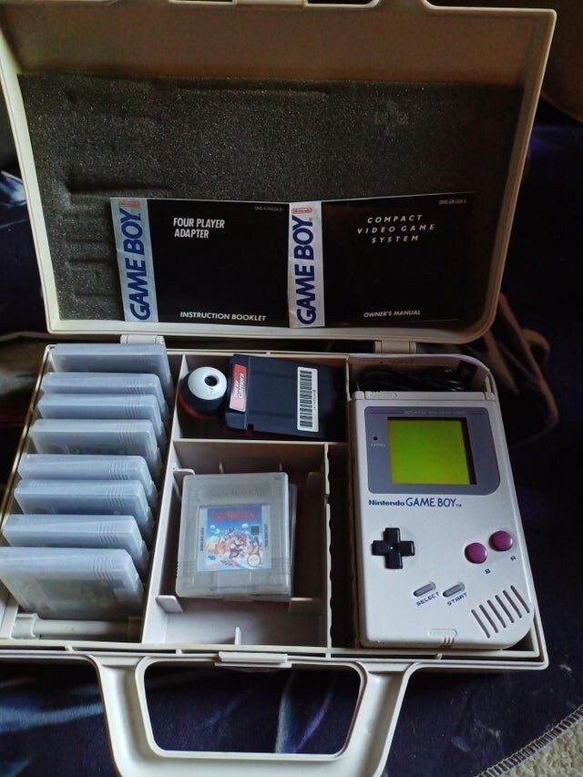 Game Boy с играми
