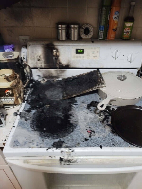 18. «Я устроил пожар на кухне прошлой ночью…»