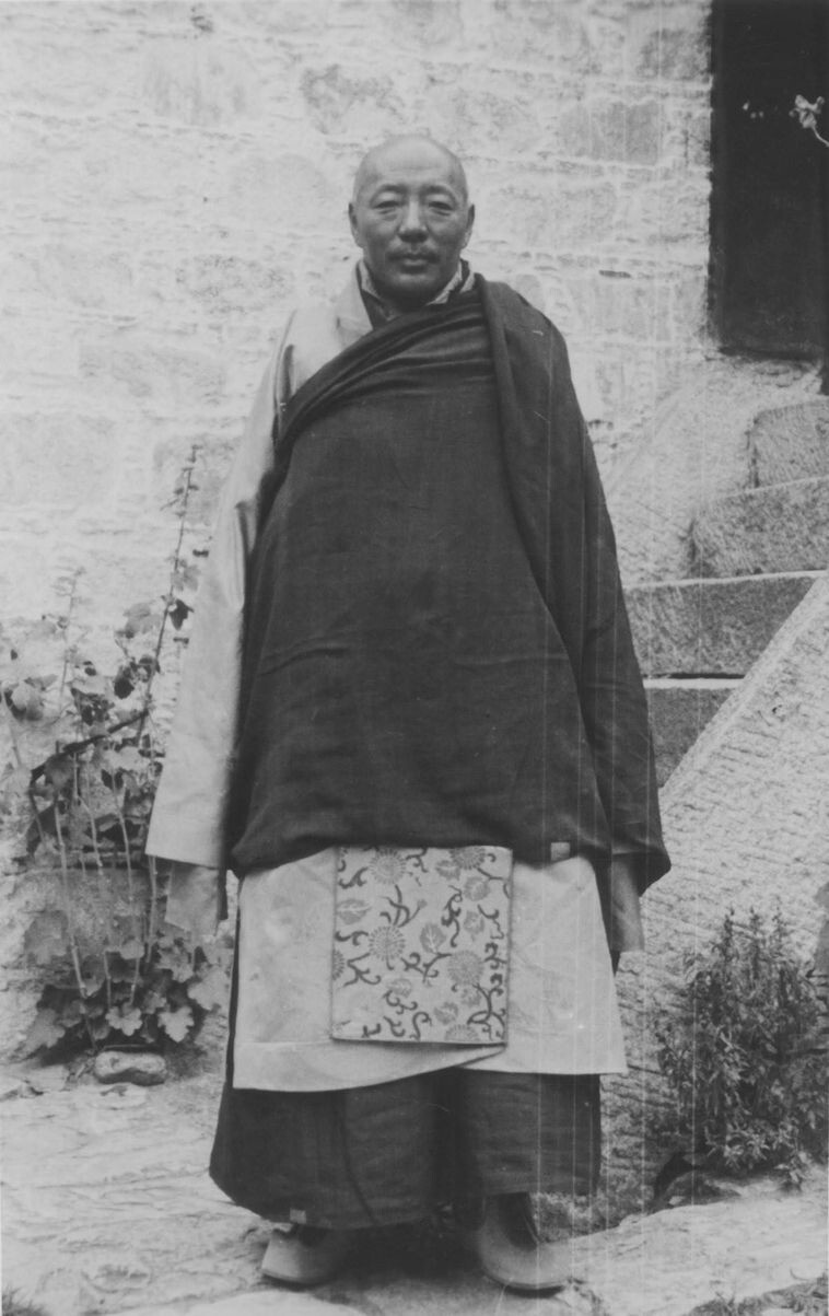 9.  Государственный оракул Тибета, 1944 год
