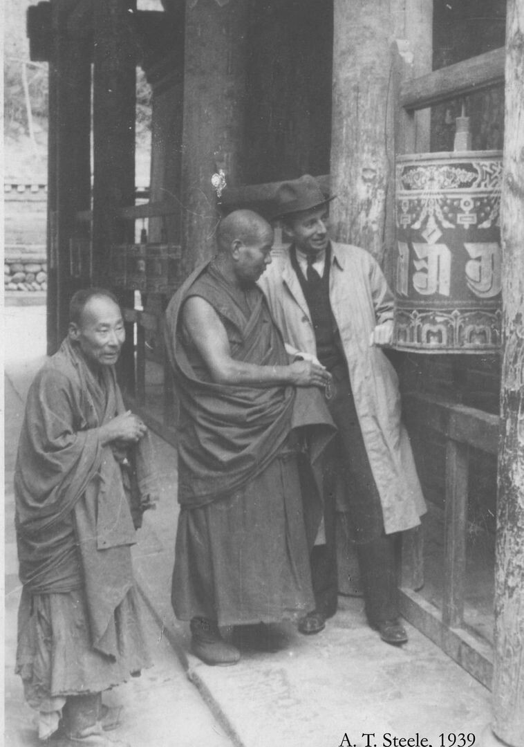 49. Стил с двумя монахами из монастыря Кумбум, 1939 год