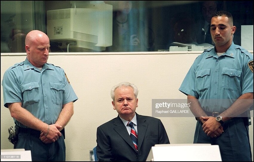 Уроки Милошевича. Разнесёшь врага – герой и победитель, недобомбишь – «преступник» и изгой