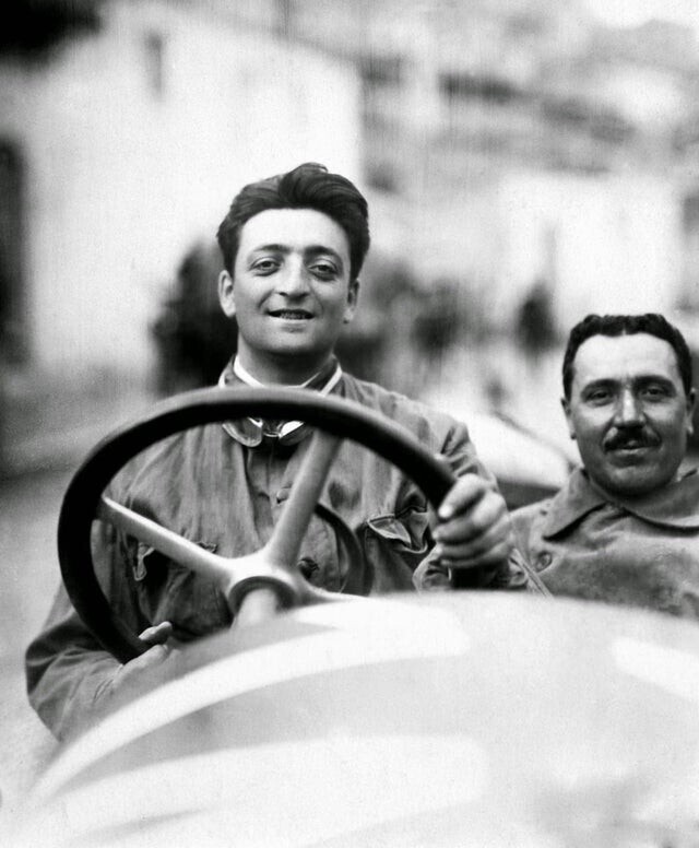 5 октября 1919 года Энцо Феррари, итальянский механик и инженер, участвует в своей первой гонке. Он занял четвертое место