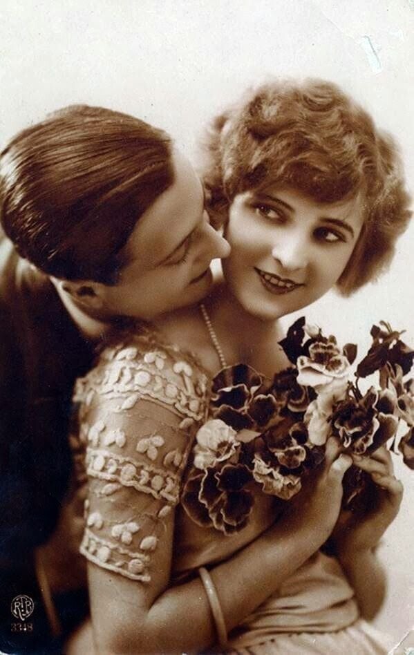 3 апреля 1920 года, свадьба года писателя Ф. Скотт Фицджеральда и танцовщицы Зельды Сэйр. Они поженились в Нью-Йорке, через восемь дней после публикации его дебютного бестселлера "По эту сторону рая"