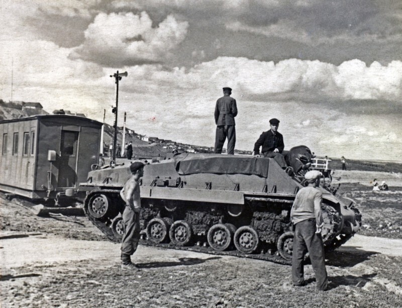 Демилитаризованный танк "Шерман" в народном хозяйстве СССР. ок. 1950 год