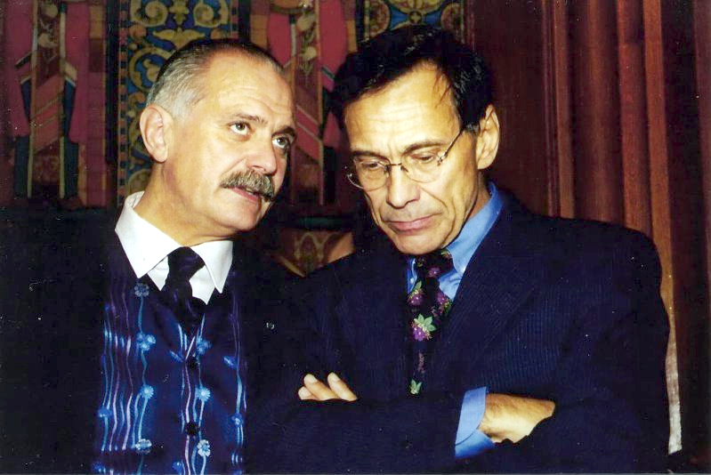 Андрей Сергеевич Михалков-Кончаловский и Никита Сергеевич Михалков на праздновании 85-летия отца. 1998 г.