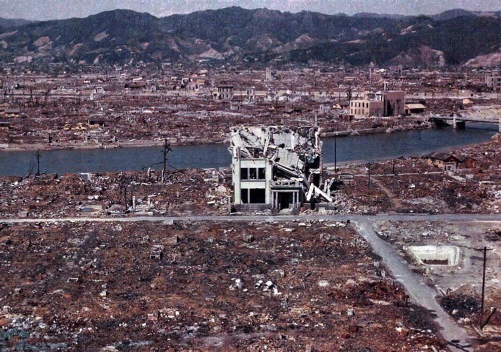 6. Цветная фотография разрушенной Хиросимы, март 1946 г