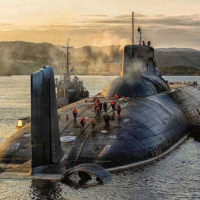 28. Атомная подводная лодка типа "Тайфун"