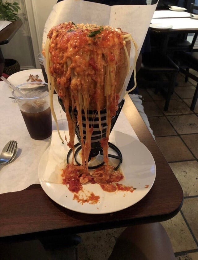 Спагетти в хлебном рожке
