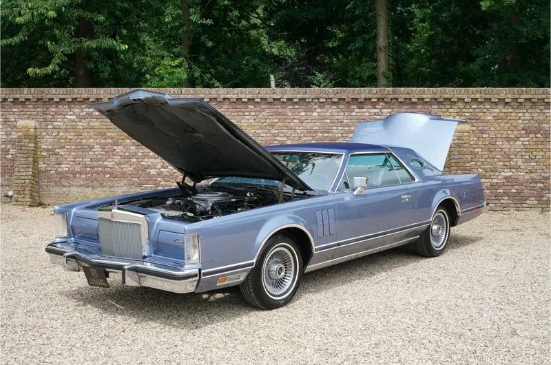 Редкий Lincoln Continental Mark V Givenchy Edition 1979 года — голубая мечта наизнанку