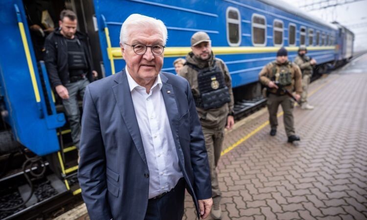 Пиар-акция Штайнмайера: Берлин согласился тащить на себе украинское бремя