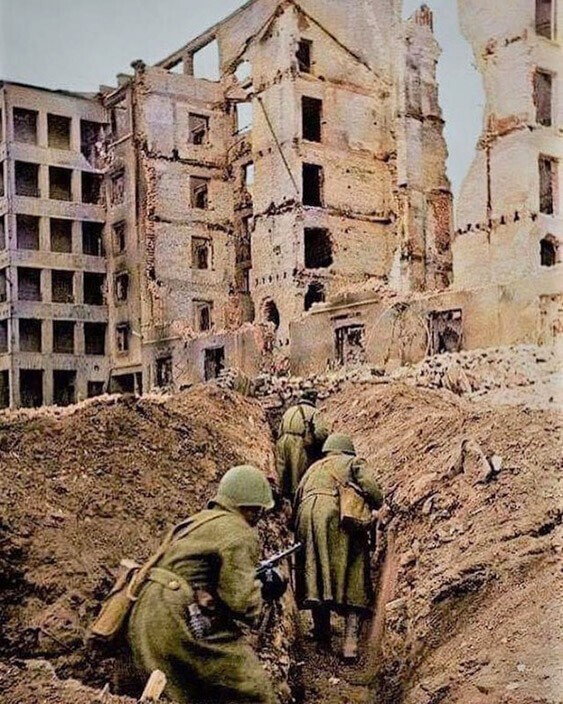 Советские солдаты во время обороны Сталинграда (1942-1943 гг.)