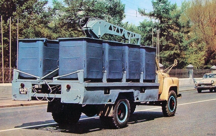 Контейнерный мусоровоз М-30А на шасси ГАЗ-53А