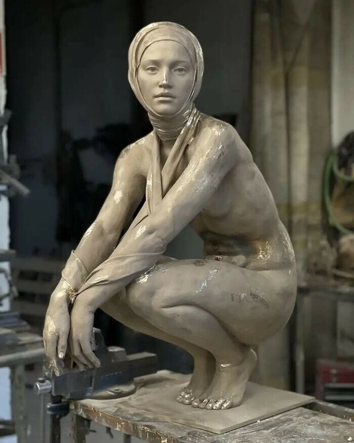 9. Скульптура Джоан Кодерч и Хавьера Малавиа