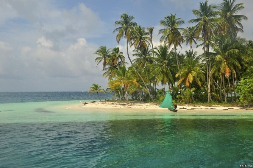 Сан-Блас – это архипелаг, состоящий из 387 островов, который тянется вдоль Ка...