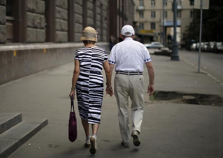Российские пенсионеры в Эстонии не получили выплаты за три месяца из-за санкций. Выход нашелся