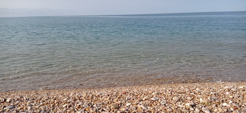 Морской сезон пока продолжается, на улице в Крыму тепло, температура воды +15