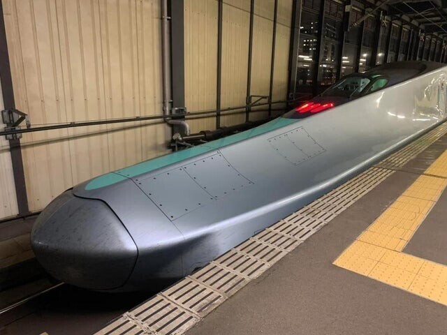 Экспериментальный японский поезд Альфа-Икс с максимальной скоростью 400 км в час