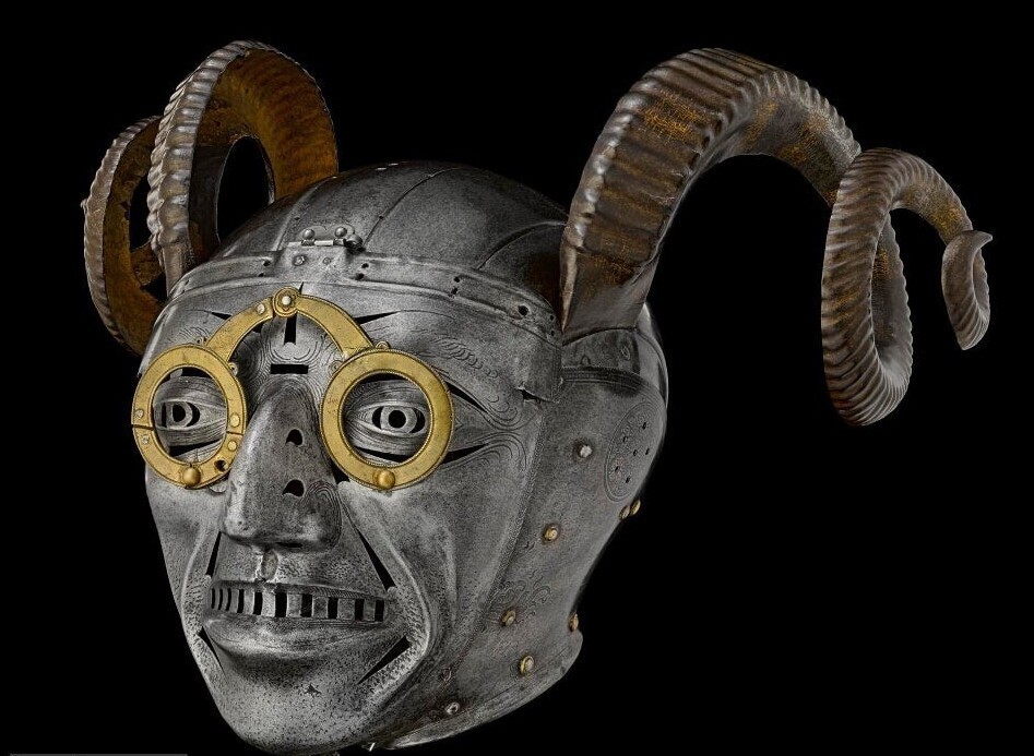 Рогатый шлем, подаренный королю Генриху VIII императором Максимилианом I в 1514 году