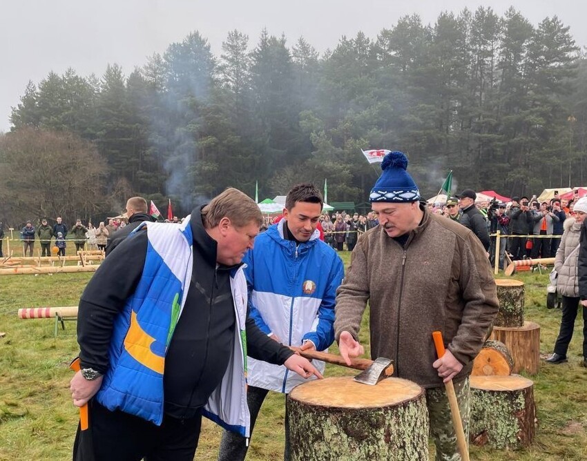 Вот так надо рубить правду-матку: в Беларуси прошёл конкурс по колке дров