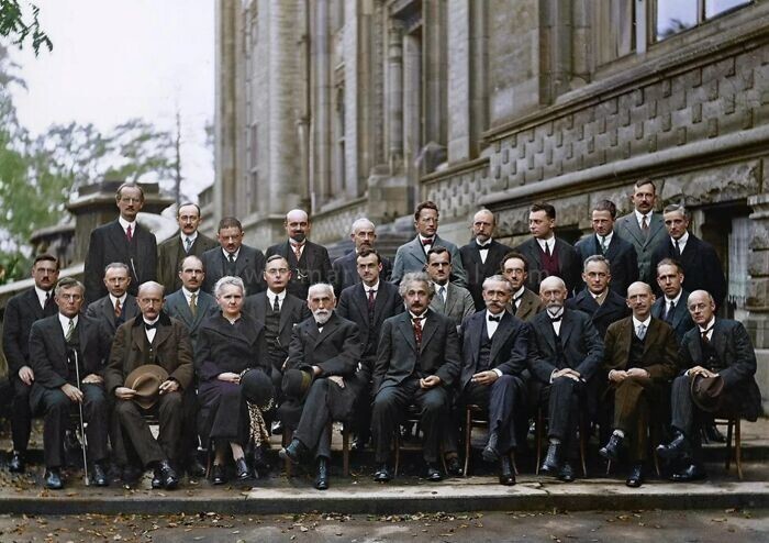 29. 5-я Сольвеевская конференция по физике, 1927 год. Из 29 человек на флотографии 17 — лауреаты Нобелевской премии
