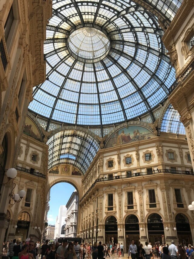 В Италии даже торговые центры представляют собой памятники архитектуры