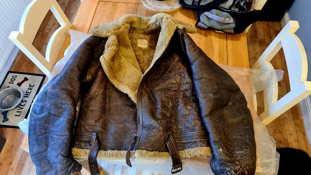 "Куртка дедушки времен Второй мировой войны"