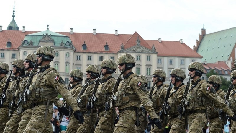 Польская милитаризация: под видом защиты от России Варшава готовит возвращение Западной Украины
