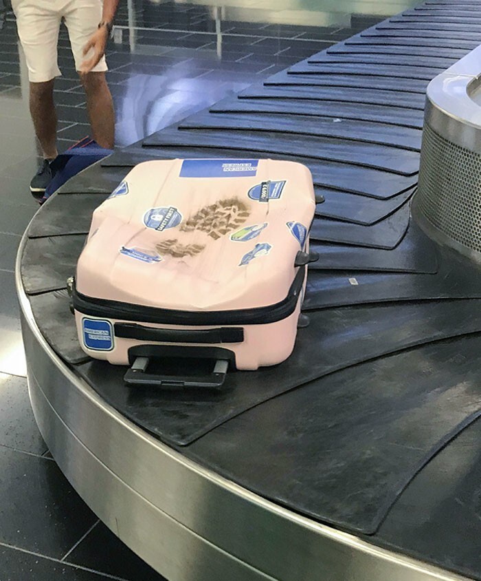 15 ситуаций, когда авиакомпании небрежно обращались с багажом, возвращая его в безобразном виде