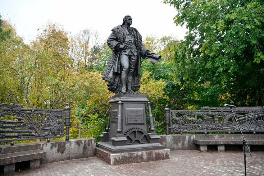 Британцы, которым поставили памятники в России