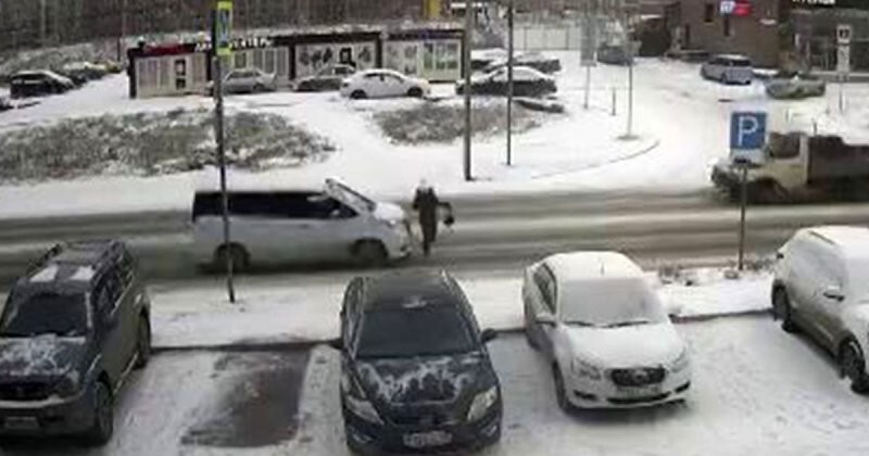 Наезд автомобиля на женщину на пешеходном переходе в Омске