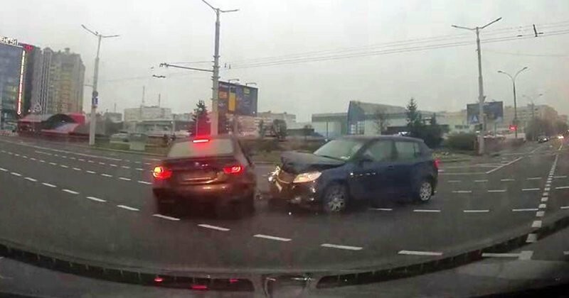 Никого не жалко: столкновение двух автомобилей в Минске